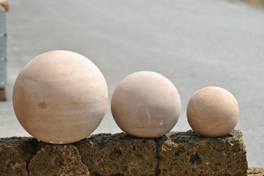Dekokugel, Rosenkugel aus dunklem Terracotta, frostfest,3 Größen,bis 30cm