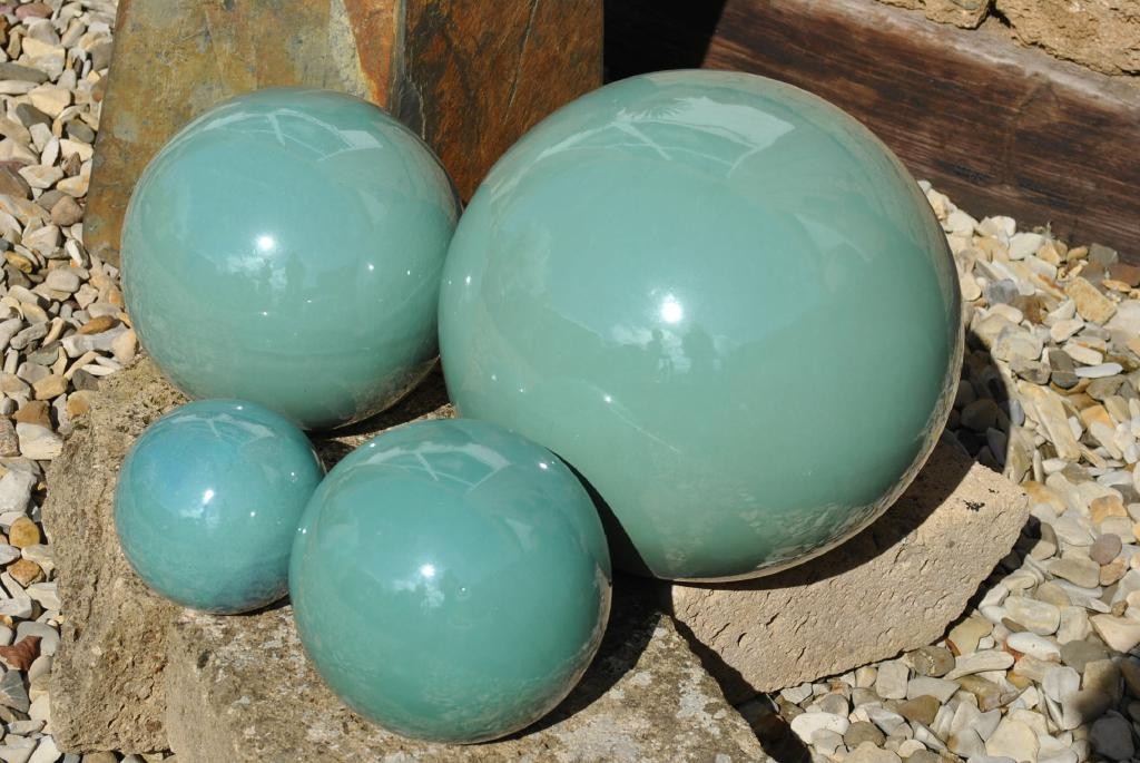 Kugel als Gartendeko,Steingut,frostfest,wunderschönes jadegrün,17oder 20cm
