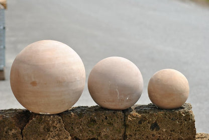 Dekokugel, Rosenkugel aus dunklem Terracotta, frostfest,3 Größen,bis 30cm