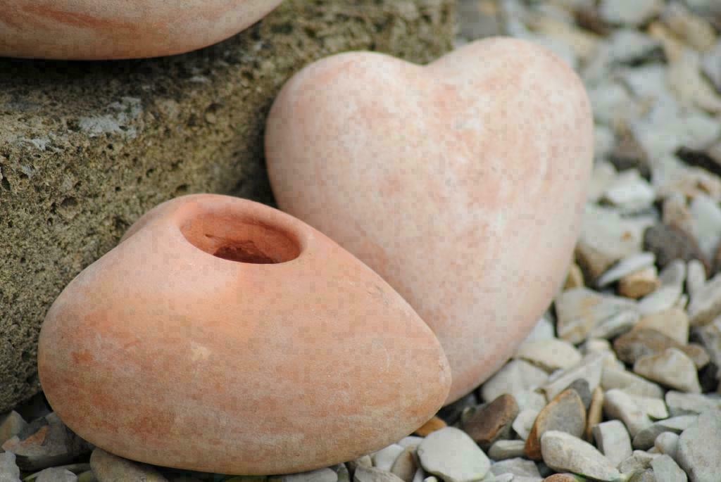Herzen aus Terracotta,bepflanzbar ,handgefetigt,frostbeständig,15cm,2er Set