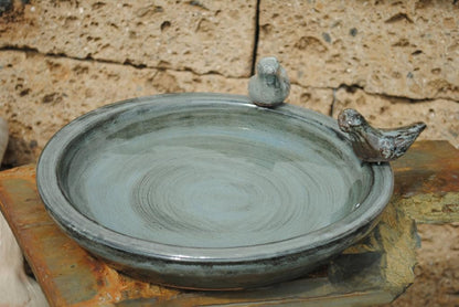 Vogeltränke mit zwei Vögelchen, rund, grau glasiert, 30cm,Wildvögel,Voliere,etc.