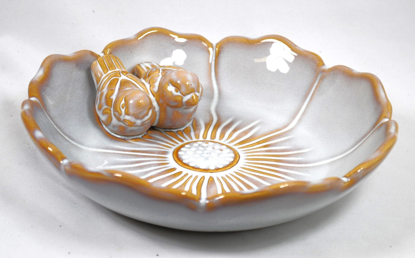 Vogeltränke,zwei Vögelchen,Blüte,creme glasiert,23 cm Wildvögel,Voliere