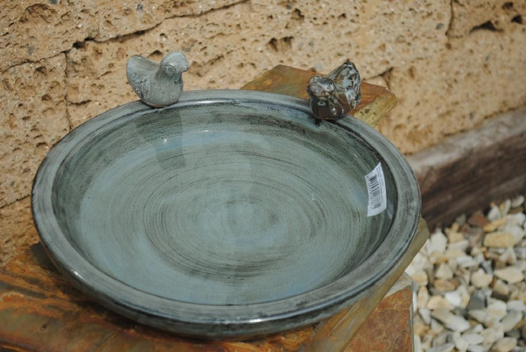 Vogeltränke mit zwei Vögelchen, rund, grau glasiert, 30cm,Wildvögel,Voliere,etc.